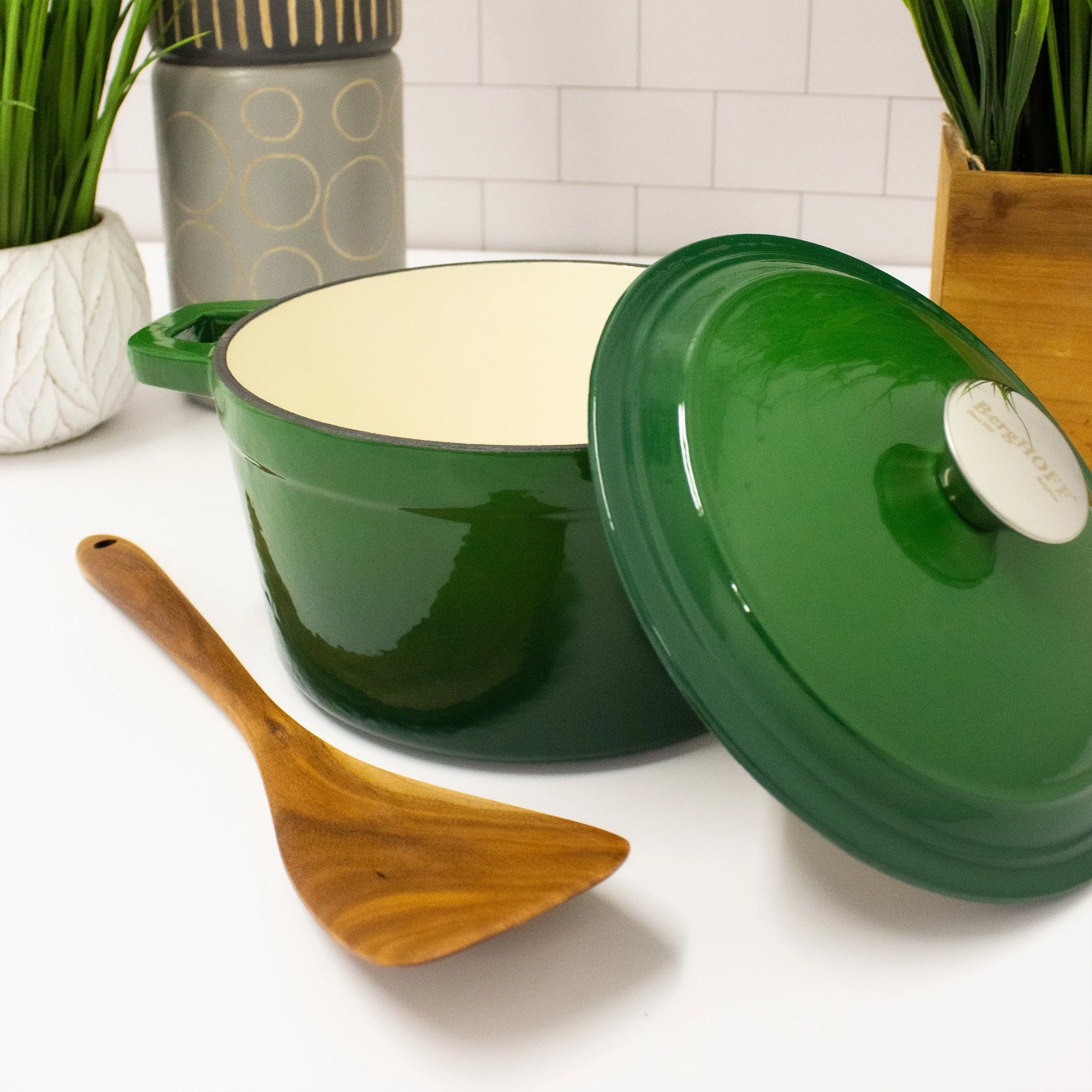 BergHOFF Neo 3pc Cast Iron Cookware Set, Fry Pan & Round Dutch Oven, Green