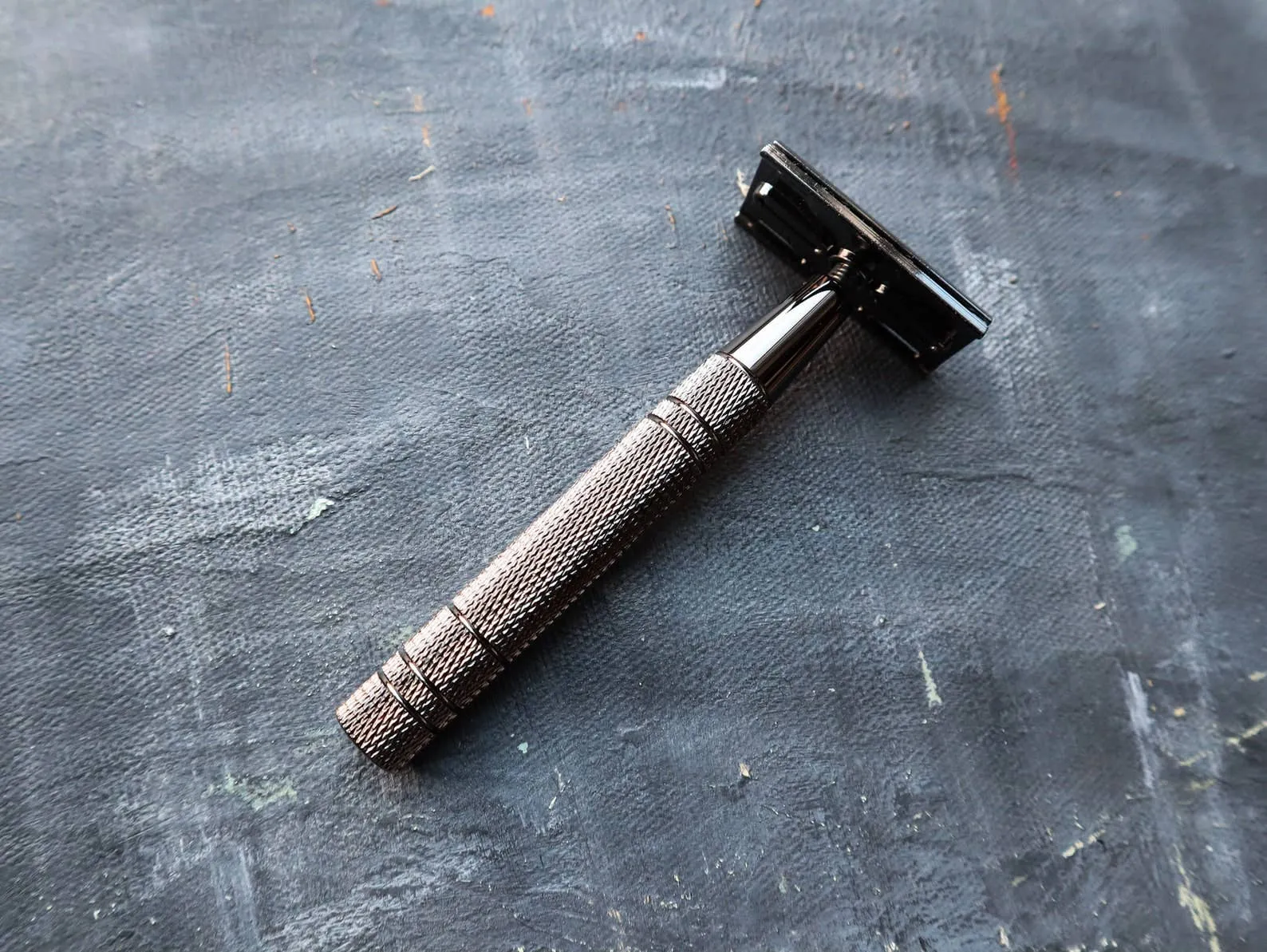 Double Edge Safety Razor with 5 Free Blades