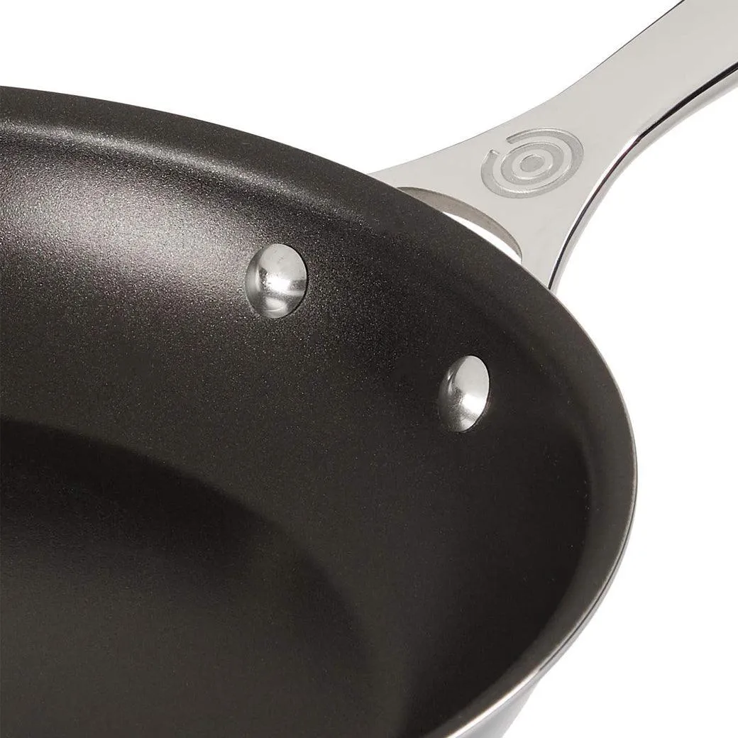 Le Creuset 2 Piece Set (8″ Nonstick Fry Pan & 10″ Nonstick Fry Pan)