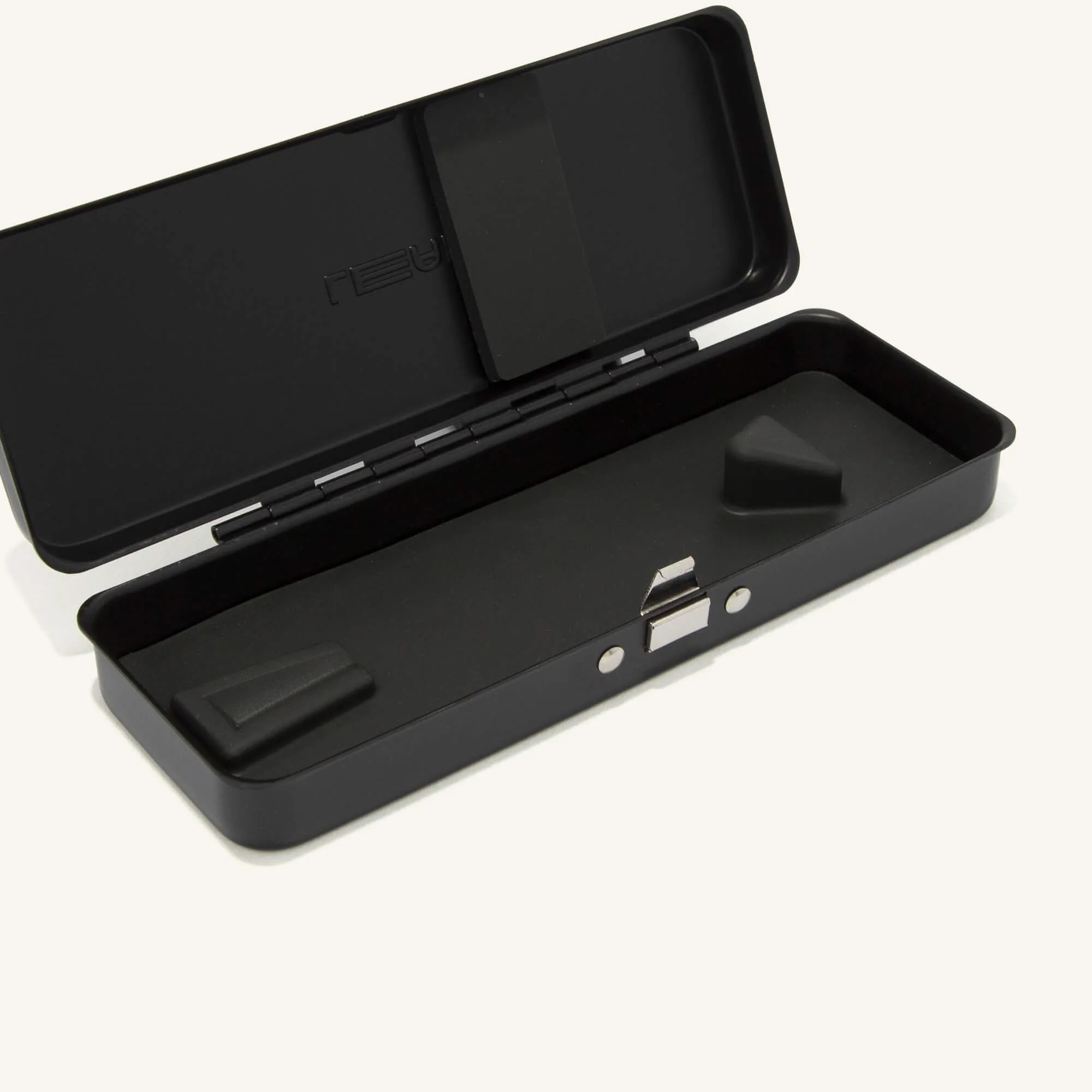 The Leaf Travel Case - Onyx