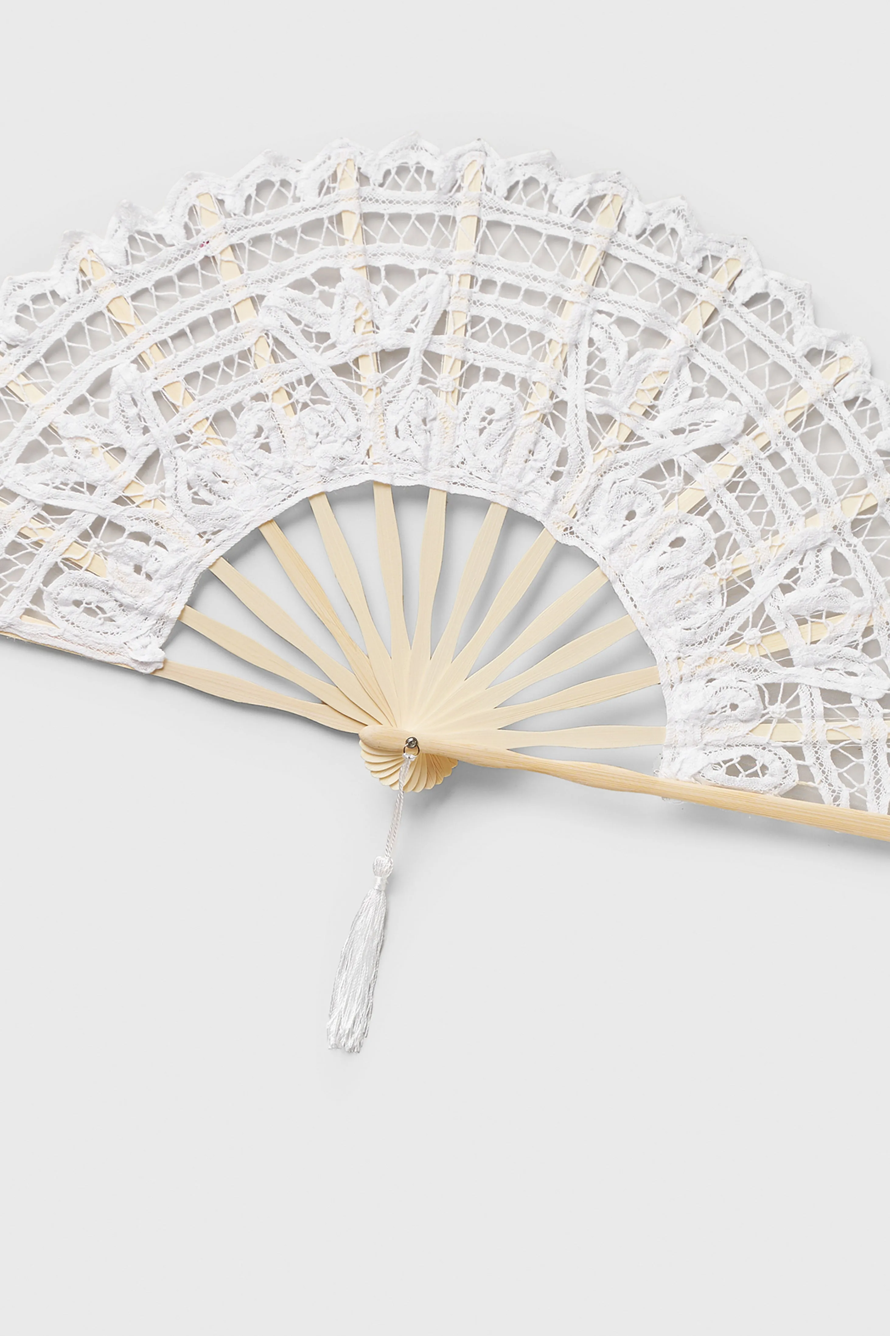 Vintage Lace Design Folding Fan